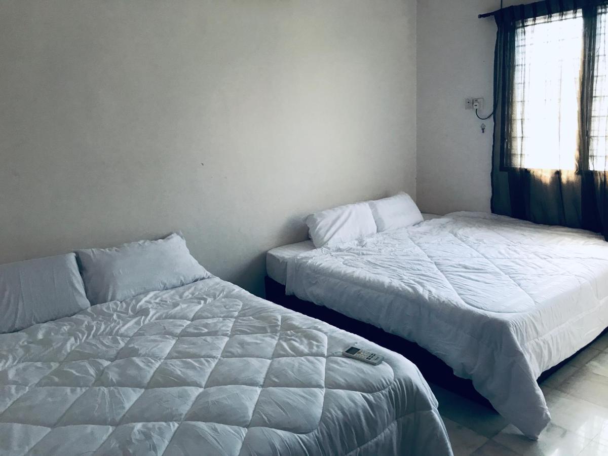 Cozy And Comfortable Homestay In Sungai Siput Exteriör bild