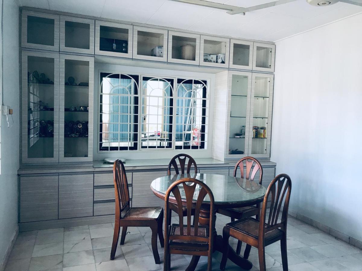 Cozy And Comfortable Homestay In Sungai Siput Exteriör bild