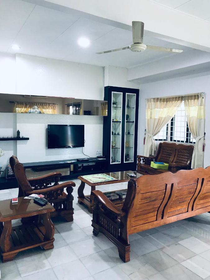 Cozy And Comfortable Homestay In Sungai Siput Exteriör bild